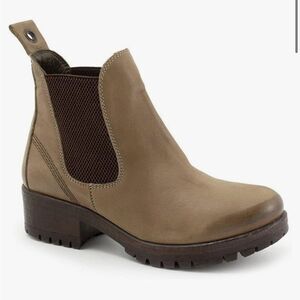 Bueno brown leather Florida Chelsea Boots pull on size 37 / US 7-7.5